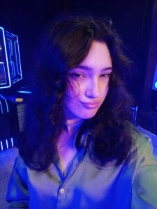 GenevaArton different looks Pic 4