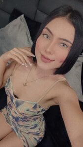 isla_grey_ AMOR Pic 2