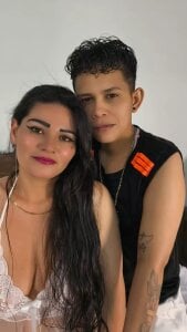 lesbian_Leslie_y_Alizon Public Immagine 