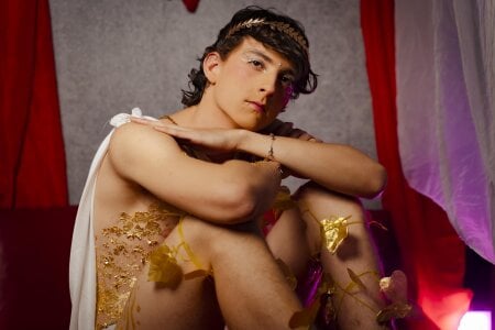Diamond_Piarce EROS: GOD OF SOFT DESIRE 🏛️💘 | SAINT VALENTINE PHOTOSHOOT 💛✨ Foto 4