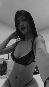 Veronica_Frost Public Pic 2