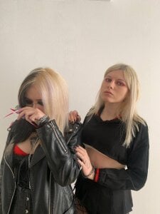 Atomicbeauties Public Pic 2