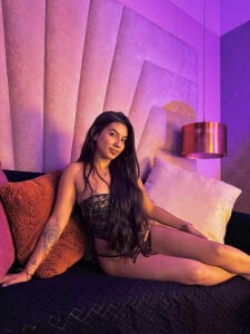 AlyssaRay white girl 🤍 Pic 8