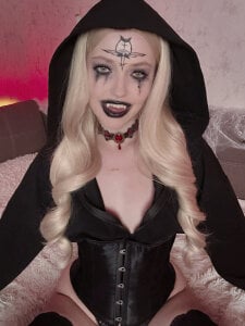 AshleyD_ Halloween 2025 🎃Bela Demitrescu🎃 Pic 7