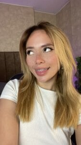 LanaMills_ Blonde Εικόνα 2