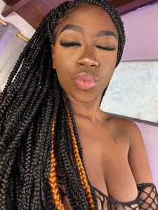 EmaaaBrown_ Catch me if u can Pic 5