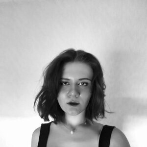 EmiliBreeze Public টি ছবি