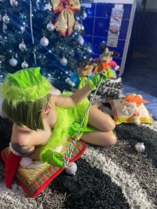 BriaConner_ I'm your Christmas grinch 💚 XXX Photo 4