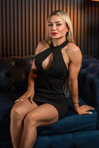 Laureenwells 👑 Today I am the birthday girl… 사진 3