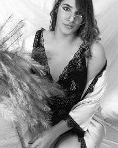 Valen_with_pussy Public Pic 4