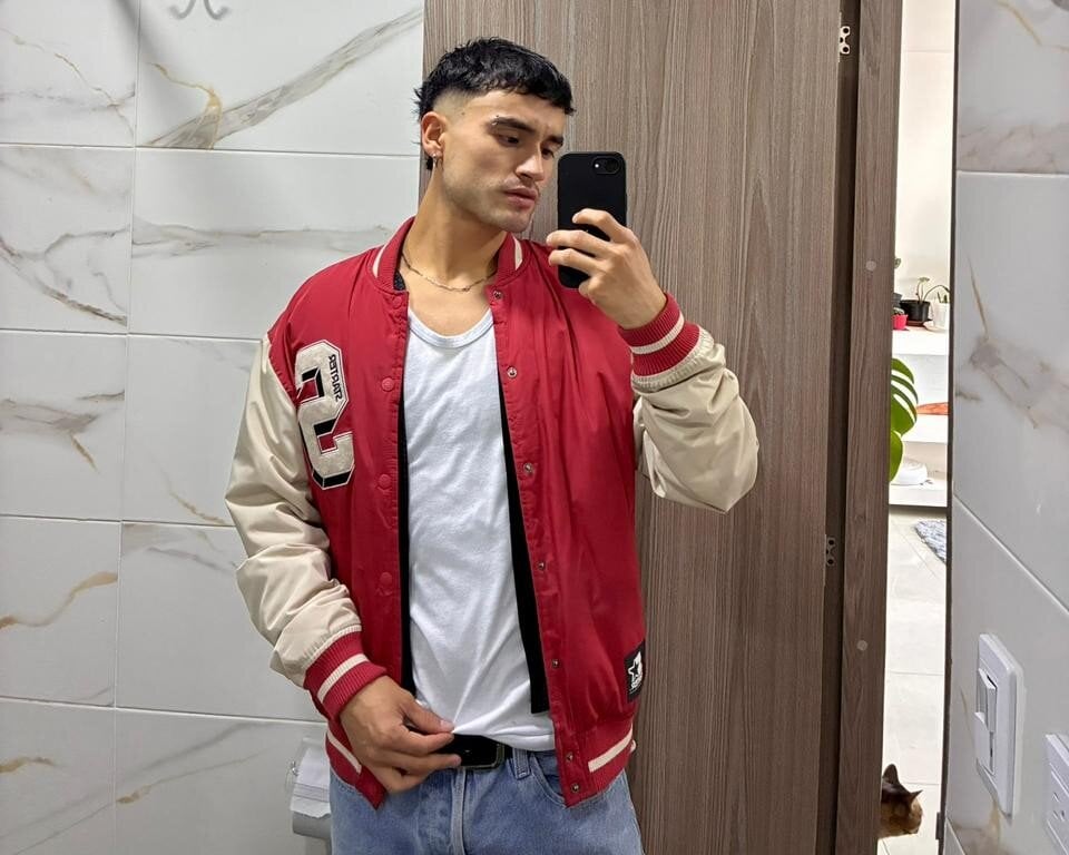 charlie_dicker Trending Pic 3919