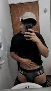 Theo_Rowan Public 사진 3