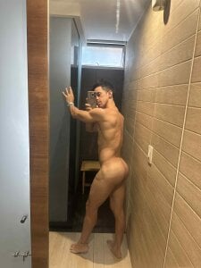 A very hot pool Sunday de JoseRumbero26  6 Imagens