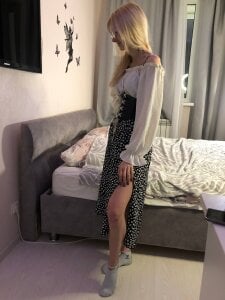 JuanaSummaTo be happy, it is important to remain yourself Bild 4