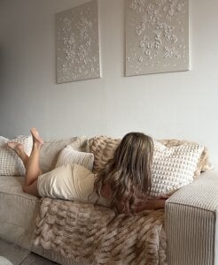 Capucine-Bellova Public Pic 2