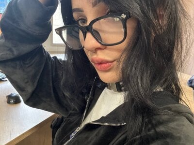 ForeTiff Bad Girl in the Back Row Pic