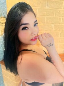 CurvyLunaX Public Pic 2