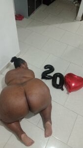 Bigasshott_: We've reached 20ml ❤️‍🔥💋 ( 3 фото)