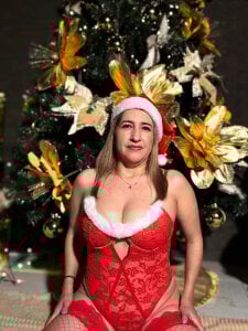 Welcome to my Christmas🥳🎊 de adela_chase  5 Imagens