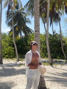 Leo_Savage_ Public Pic 6