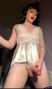 FemboyShow white angel Foto 3