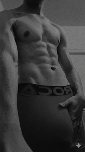 JuacoLin_GaySin camisa Bild