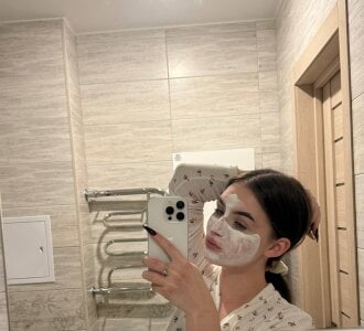 RinaModel Just me and my skincare routine 💆‍♀️ зображення