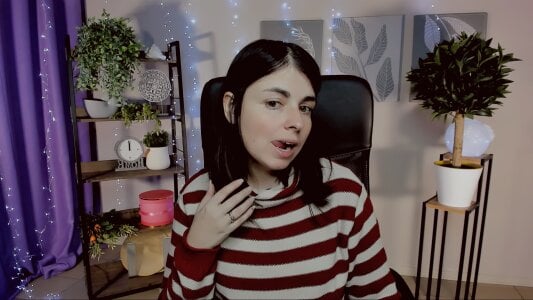 The two most important days in your life: the day you were born, and the day you realized why. de MartaEdams  2 Imagens