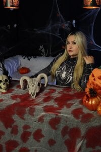 Celeste__sweetx Trick or kiss… your choice. Immagine  3