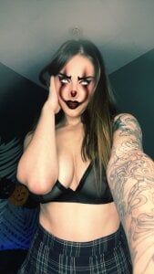 ChristyCraymeのLook who’s here 😈の 4枚の写真