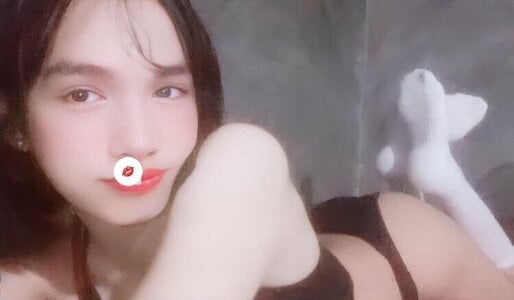 PetiteAsianTrisha: Public ( 2 фото)