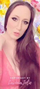 LaviniaJolie Public Pic 3