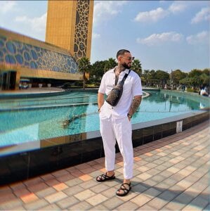 Barcelona, Dubai, Napales, Pompeii, Rome, Corfu, Turkey, Thassos , Budapest, Jordan ,Albany, de MasculineGuy99  2 photos