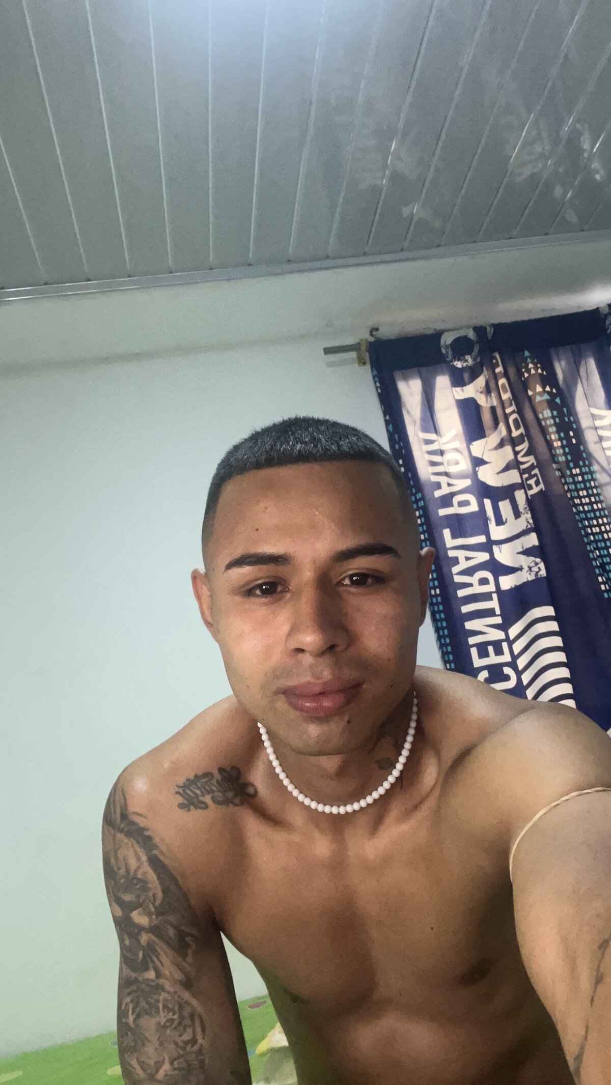 _Logan_Colton_ Poză populară 583