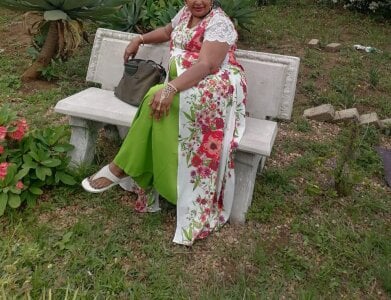 sexy69hotmum Public Pic 4