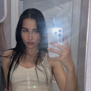 Beautyofnlka Public Pic