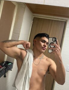 aroon_12 Public Pic 4