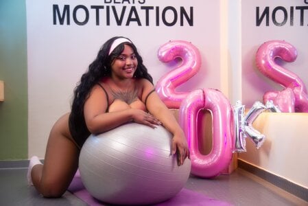 Cristal-Jonnes 20k reasons to be grateful. 💗  4. fénykép