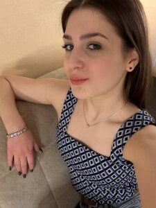 DeanUnnold shy girl Hình 4