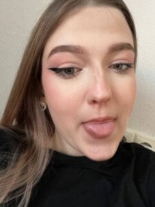 JammieMickiewicz Eyes That Strip Pic 3