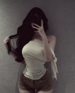 Felicity_luo 💗 Pic 2