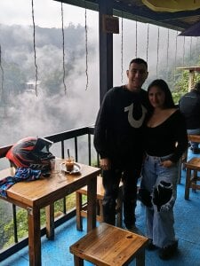 JuaNiCOL Stealing kisses and smiles Pic 3