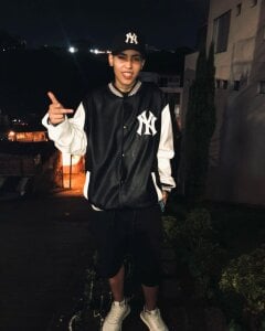 Raven_Cox Public Pic 5