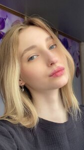 NikyHelton Public Pic 3