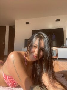 Maleja_v_ Public Pic 2