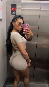 EmmaEbony_“It wasn’t planned… but I care about you.”图片 7