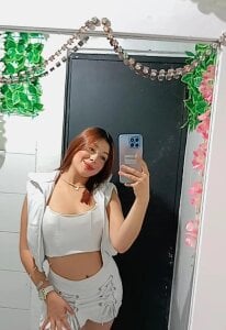 Emily_ariaszc_ Public Pic