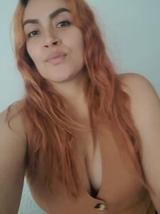 selenna-hot- Public Pic 3