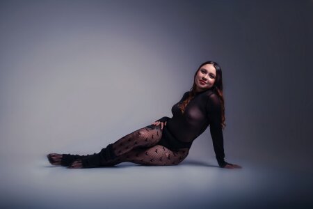 little_emma0 Some things look better in black… like secrets Immagine 