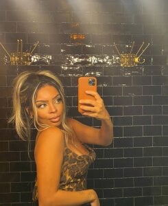 Alicia_Rice Public Pic 9